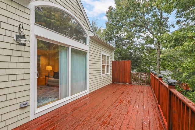 1 Hollyhock Knoll Ct 1, Bourne, MA 02532