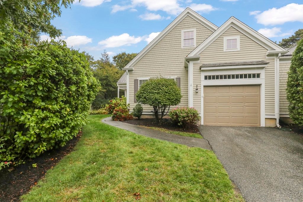 1 Hollyhock Knoll Ct 1, Bourne, MA 02532