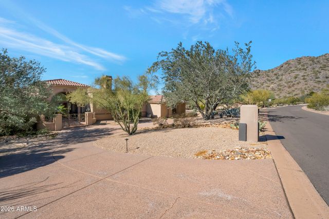 11429 E LE MARCHE Drive, Scottsdale, AZ 85255