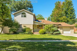 25313 Scotia Road, Huntington Woods, MI 48070