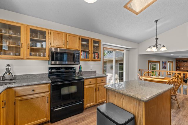 4629 Weston Hills Drive, Eagan, MN 55123