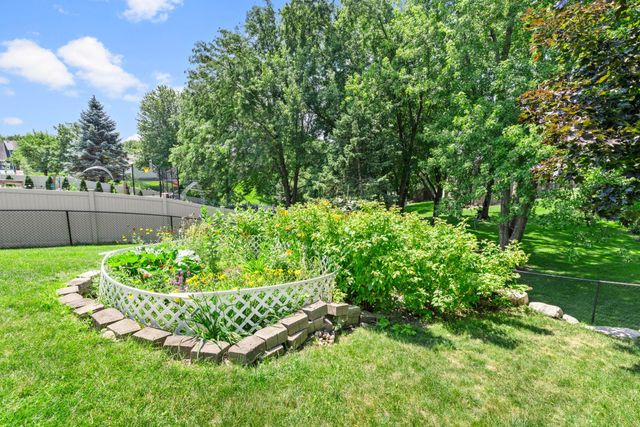 4629 Weston Hills Drive, Eagan, MN 55123