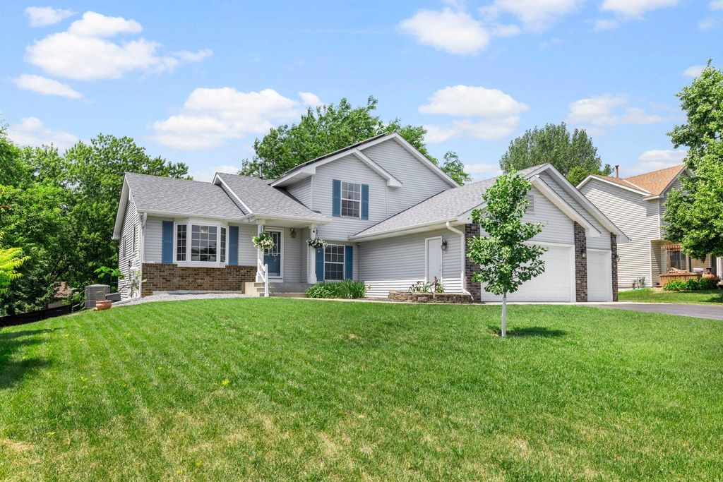 4629 Weston Hills Drive, Eagan, MN 55123