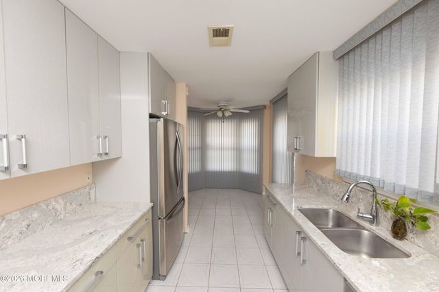 26 Buford Court, Tinton Falls, NJ 07753