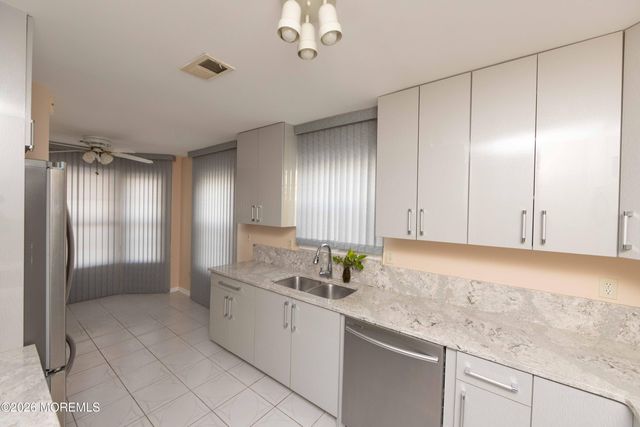 26 Buford Court, Tinton Falls, NJ 07753