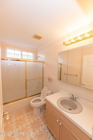 26 Buford Court, Tinton Falls, NJ 07753