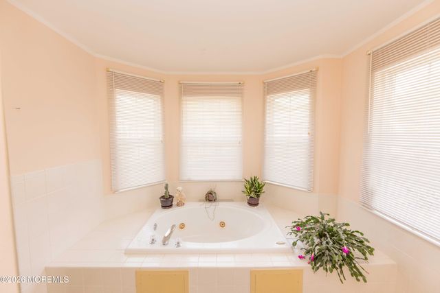 26 Buford Court, Tinton Falls, NJ 07753