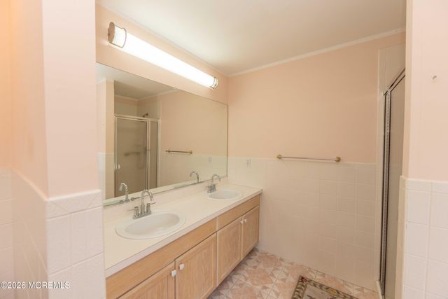 26 Buford Court, Tinton Falls, NJ 07753