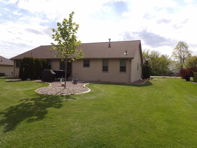2360 LOST DAUPHIN ROAD, De Pere, WI 54115