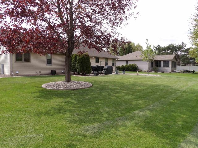 2360 LOST DAUPHIN ROAD, De Pere, WI 54115