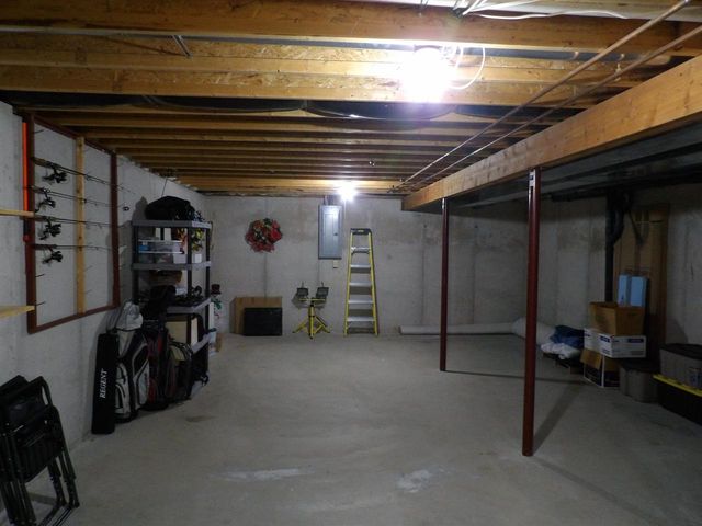 2360 LOST DAUPHIN ROAD, De Pere, WI 54115