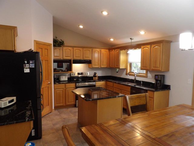 2360 LOST DAUPHIN ROAD, De Pere, WI 54115