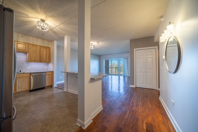 77 N Wolf Road 406, Northlake, IL 60164