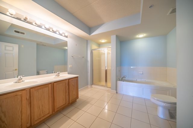 77 N Wolf Road 406, Northlake, IL 60164