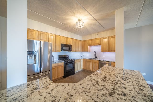 77 N Wolf Road 406, Northlake, IL 60164