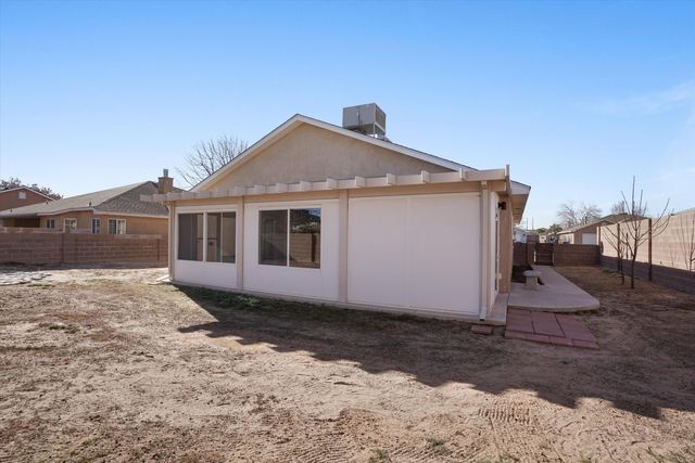 2228 Stallion Street SW, Los Lunas, NM 87031