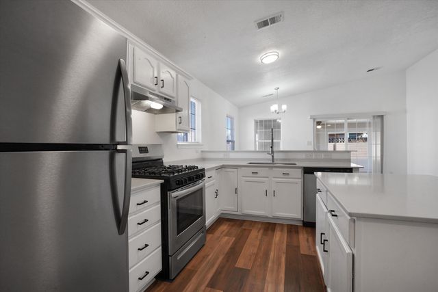 2228 Stallion Street SW, Los Lunas, NM 87031