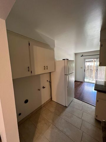 1205 F Street, Reedley, CA 93654