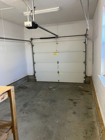 712 Elliott Dr, Cowan, TN 37318