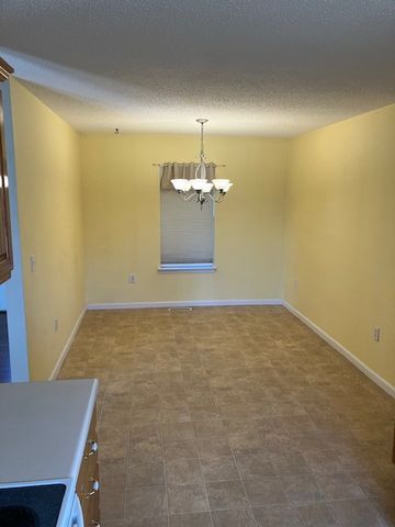 712 Elliott Dr, Cowan, TN 37318