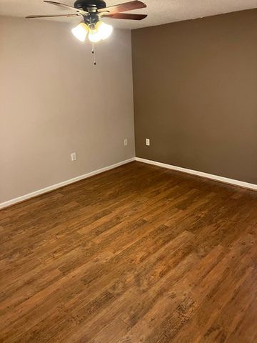 712 Elliott Dr, Cowan, TN 37318