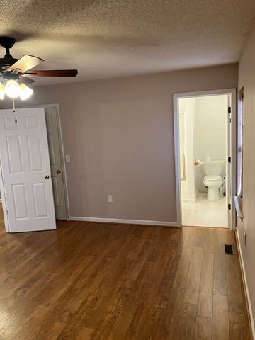 712 Elliott Dr, Cowan, TN 37318