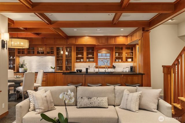 6841 Ripley Lane N, Renton, WA 98056