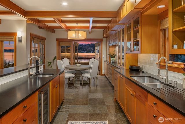 6841 Ripley Lane N, Renton, WA 98056