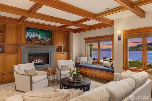 6841 Ripley Lane N, Renton, WA 98056