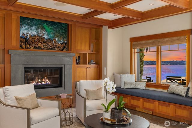 6841 Ripley Lane N, Renton, WA 98056