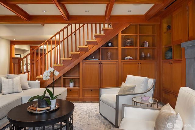 6841 Ripley Lane N, Renton, WA 98056