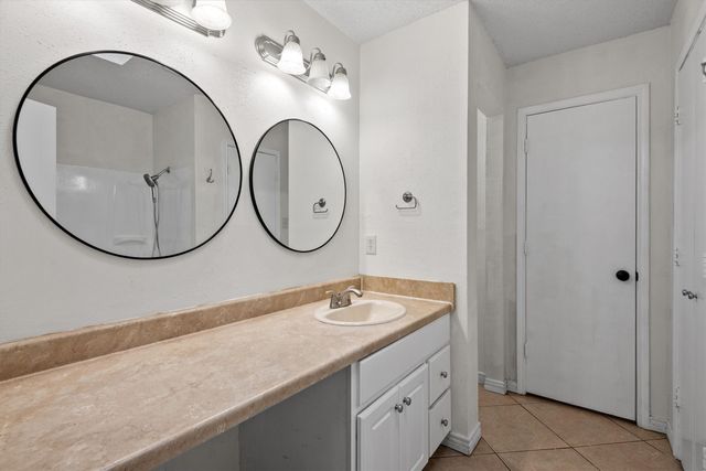 5537 Silver Maple Drive, Arlington, TX 76018