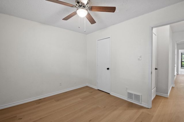 5537 Silver Maple Drive, Arlington, TX 76018