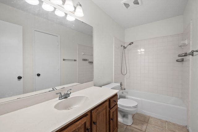 5537 Silver Maple Drive, Arlington, TX 76018