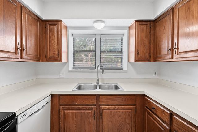 5537 Silver Maple Drive, Arlington, TX 76018