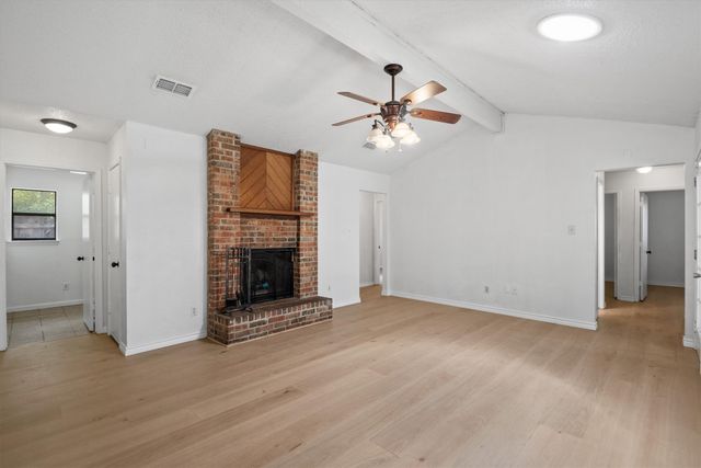 5537 Silver Maple Drive, Arlington, TX 76018