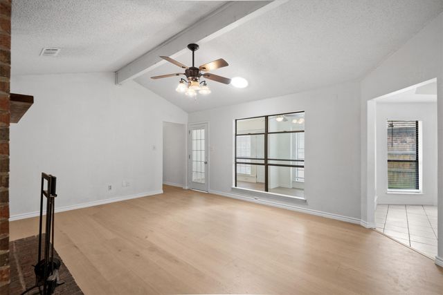 5537 Silver Maple Drive, Arlington, TX 76018