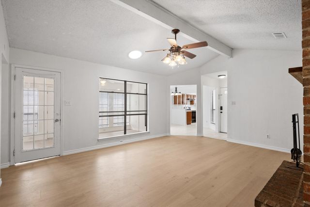 5537 Silver Maple Drive, Arlington, TX 76018