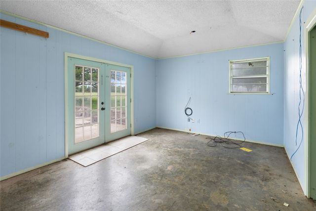 5040 County Road 4640, Trenton, TX 75490