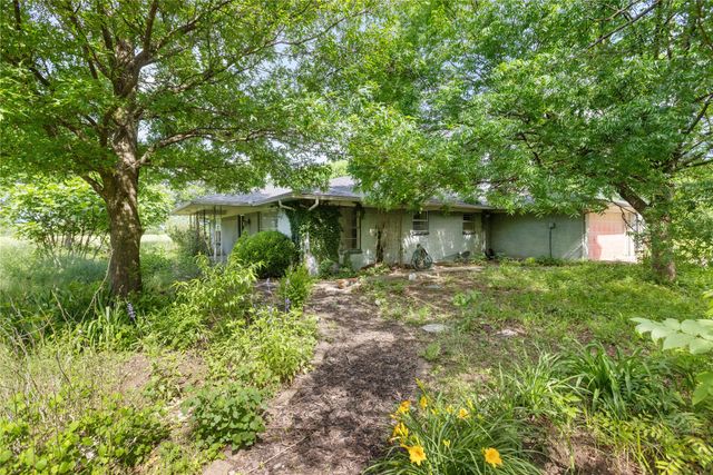5040 County Road 4640, Trenton, TX 75490