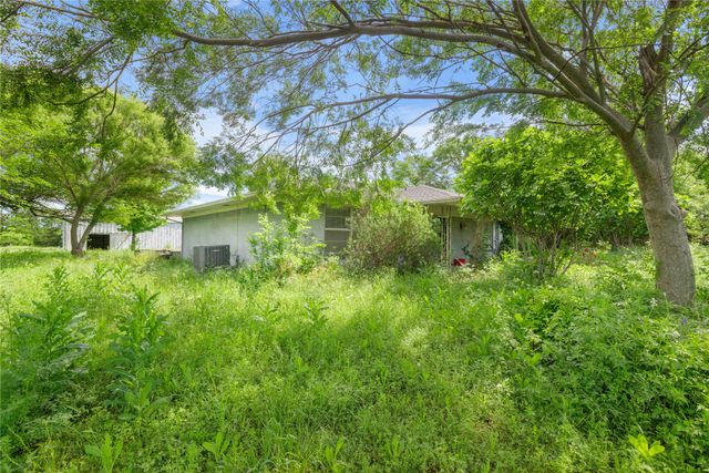 5040 County Road 4640, Trenton, TX 75490