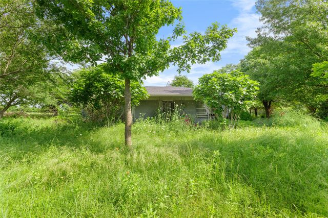 5040 County Road 4640, Trenton, TX 75490