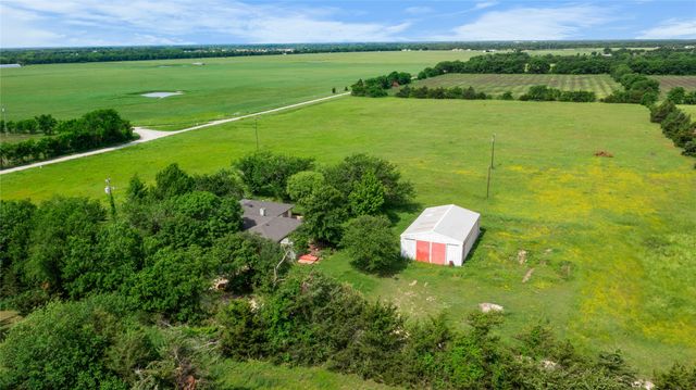 5040 County Road 4640, Trenton, TX 75490