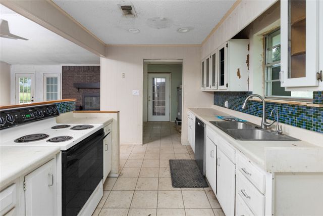 5040 County Road 4640, Trenton, TX 75490