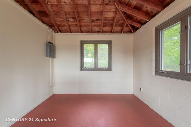 5242 Ostlund Drive, Hope, MI 48628