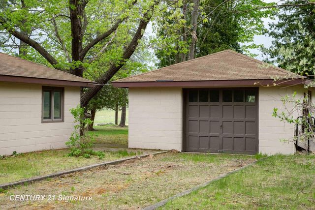 5242 Ostlund Drive, Hope, MI 48628
