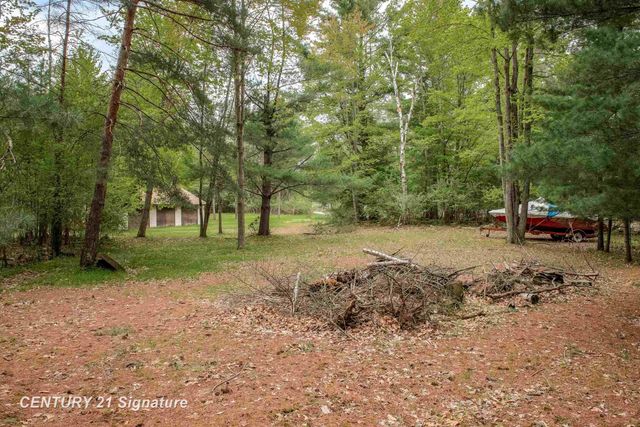 5242 Ostlund Drive, Hope, MI 48628