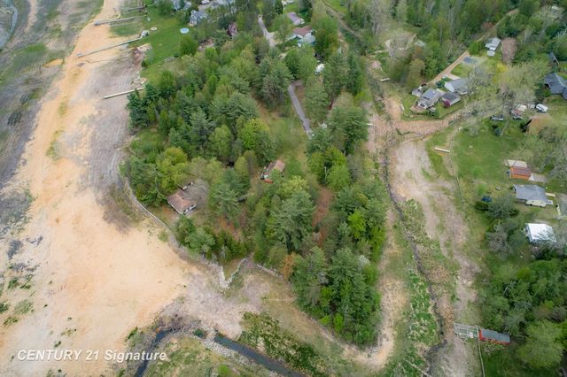 5242 Ostlund Drive, Hope, MI 48628