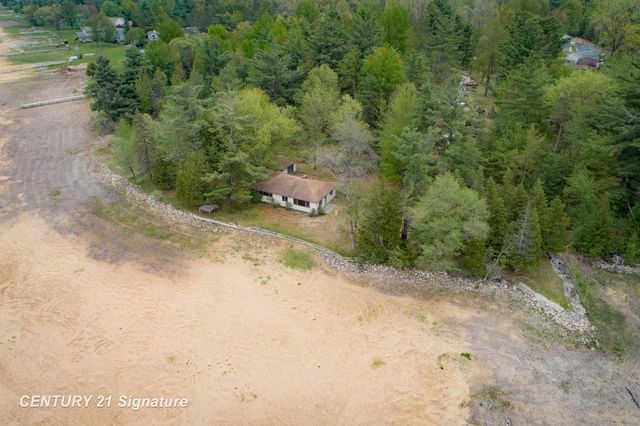 5242 Ostlund Drive, Hope, MI 48628