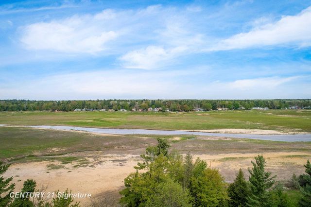 5242 Ostlund Drive, Hope, MI 48628